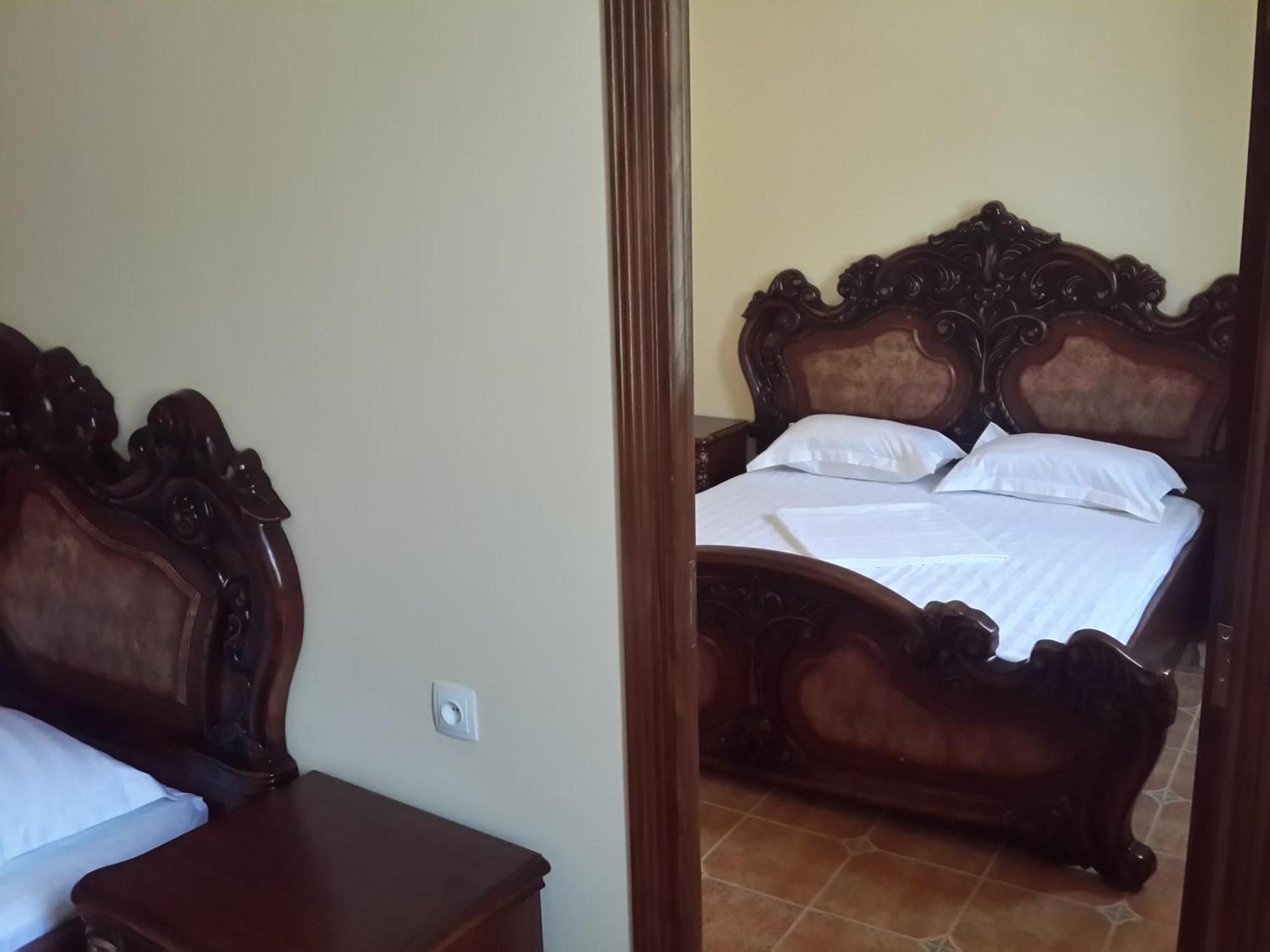 Venezia Palazzo Hotel Ереван Екстериор снимка