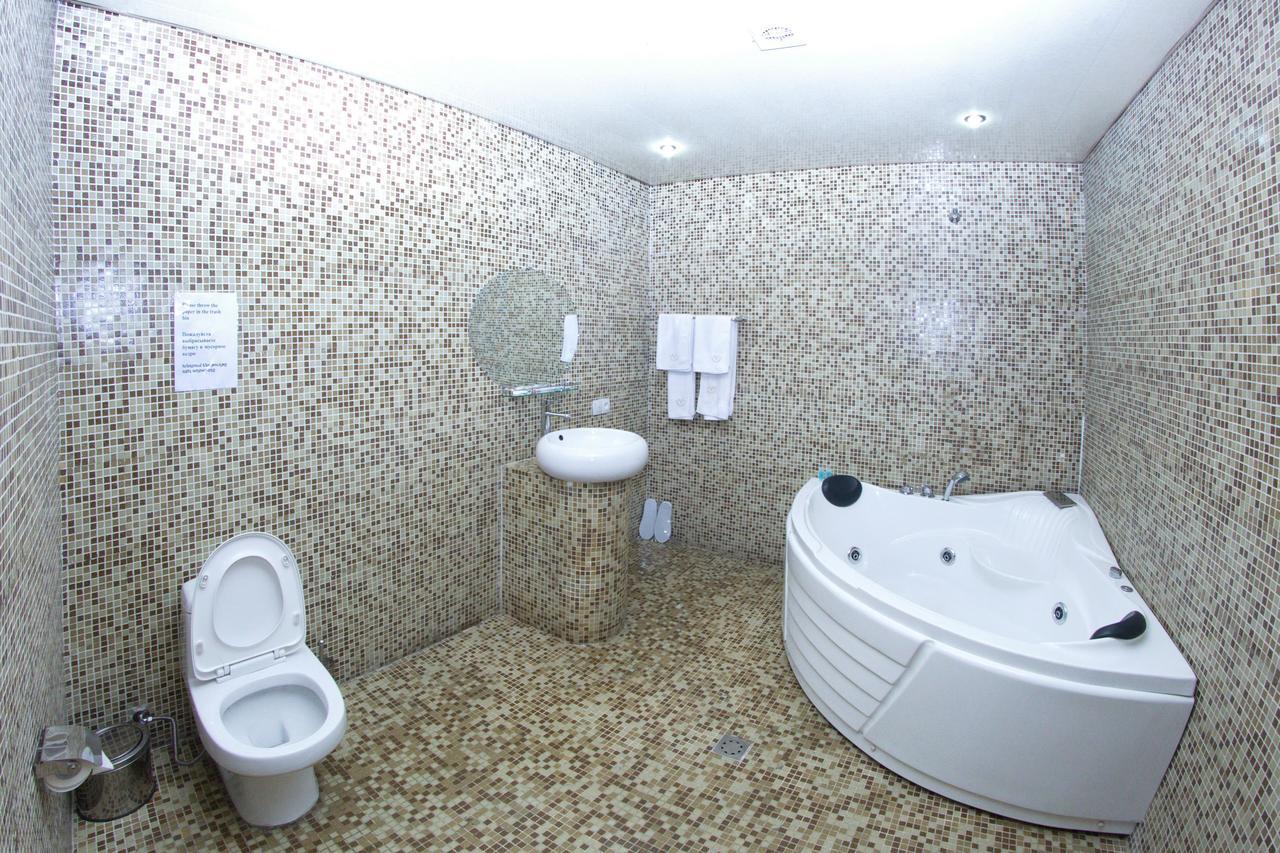 Venezia Palazzo Hotel Ереван Екстериор снимка